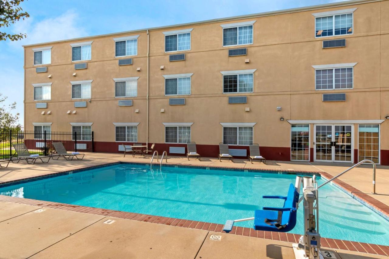 Best Western Governors Inn And Suites Wichita Exterior foto